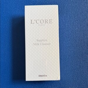 L'CORE Paris Sapphire Milk Cleanser — White